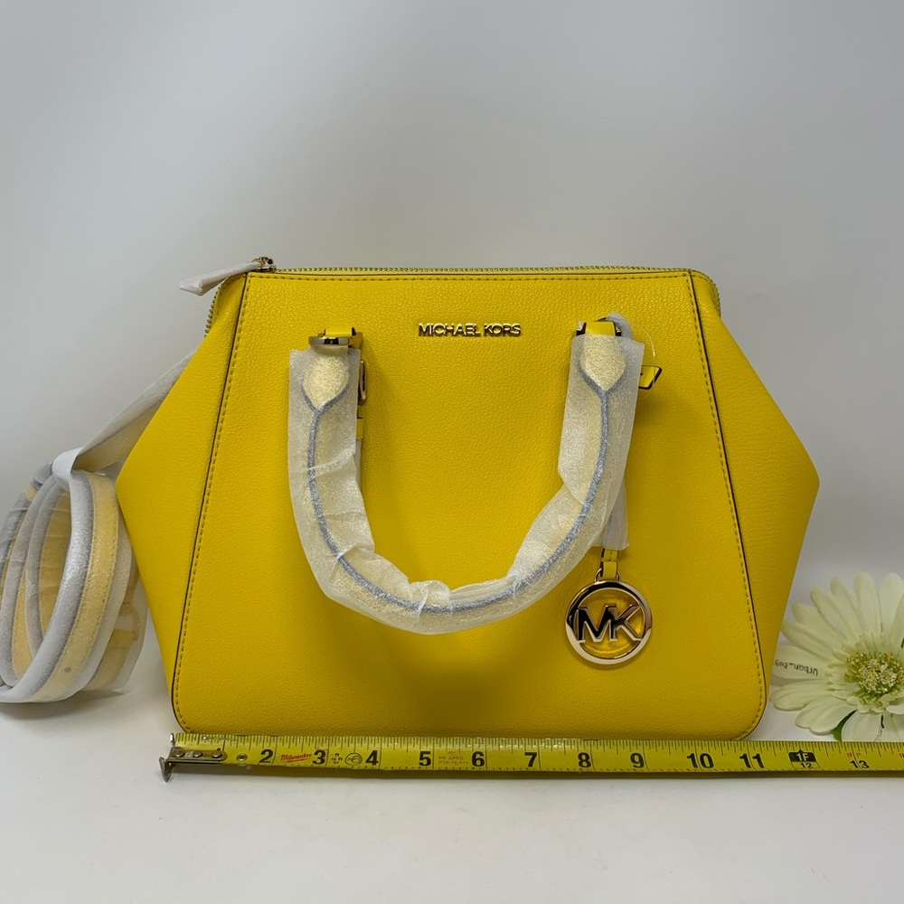 Michael Kors Charlotte Large Satchel - Picture 2 of 9